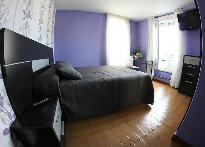 Central hotel: Pr Plaza De Galicia