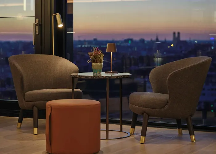 Luxury hotel only: Adina Apartment Hotel Munich