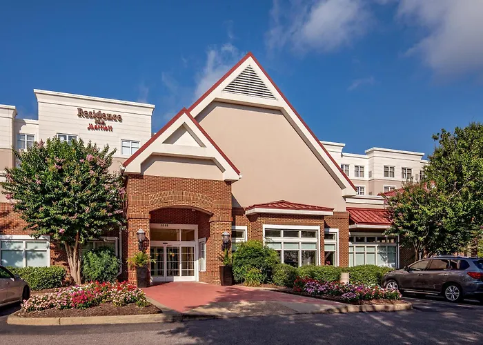 Pet Friendly hotel: Residence Inn By Marriott Chesapeake Greenbrier