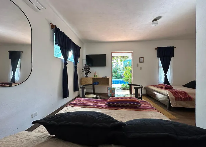 Hotel with pool: Hotel Atelie Del Mar