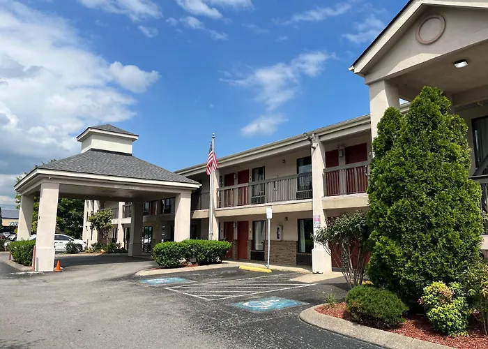 Econo Lodge Inn & Suites Murfreesboro Shopping District