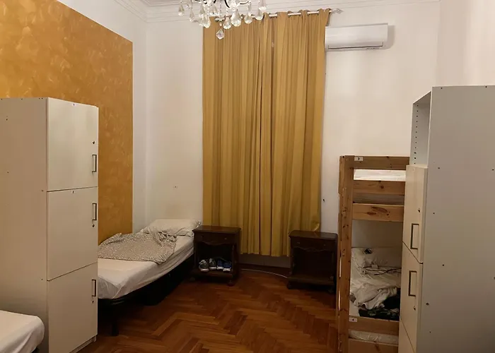  Varese Guest House