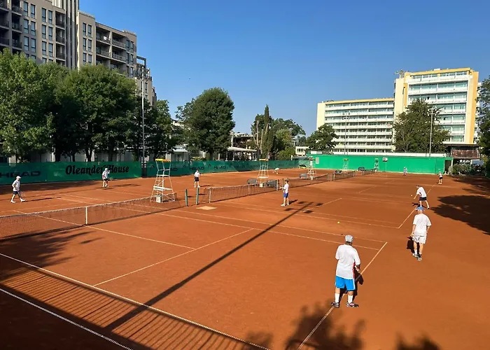 Golf hotel: Oleander House And Tennis Club