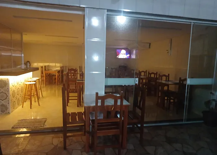 Hotel com piscina: Pousada Castro