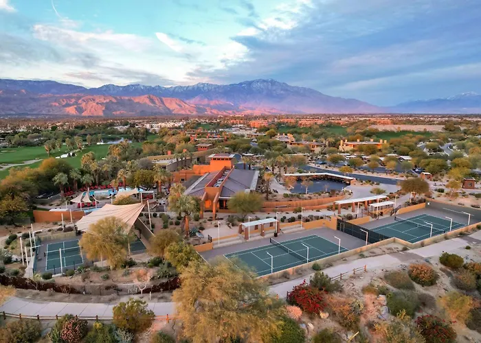 Hotel with Tennis: Hilton Grand Vacations Club Palm Desert