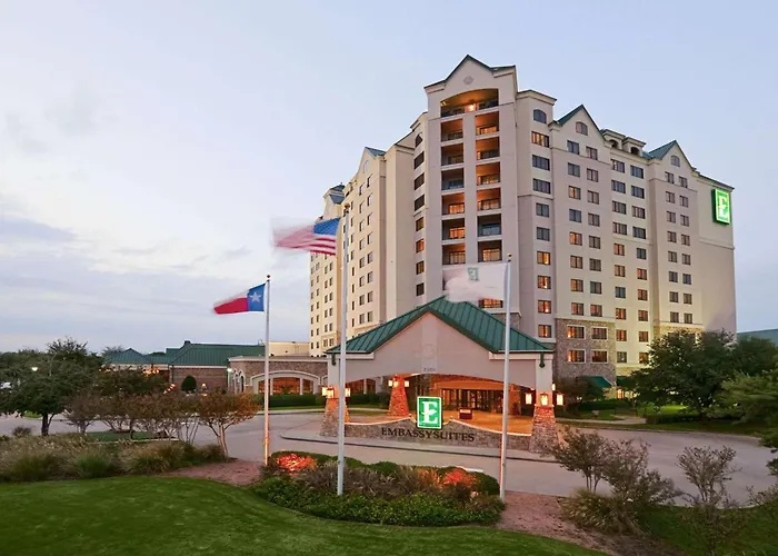 Pet Friendly hotel: Embassy Suites Dallas - Dfw Airport North