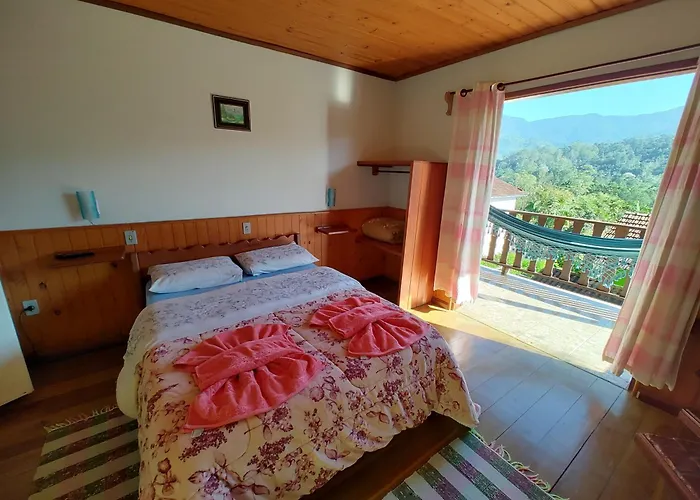 Hotel barato: Pousada Solar das Flores Maringá RJ Visconde de Mauá