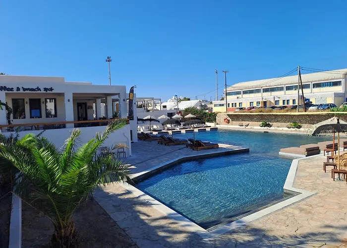Hotel with pool: Naxos Green Village Hotel