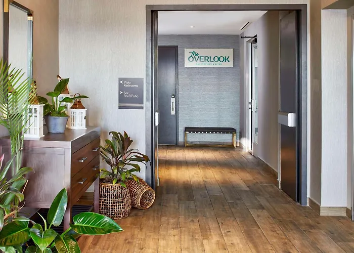 Resort: Embassy Suites By Hilton Nashville Downtown