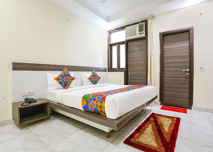 Best Selfcatering Fabexpress Royal Orbit
