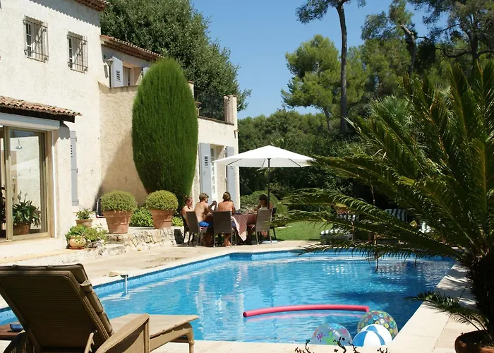 Cabin: Villa Saint Paul