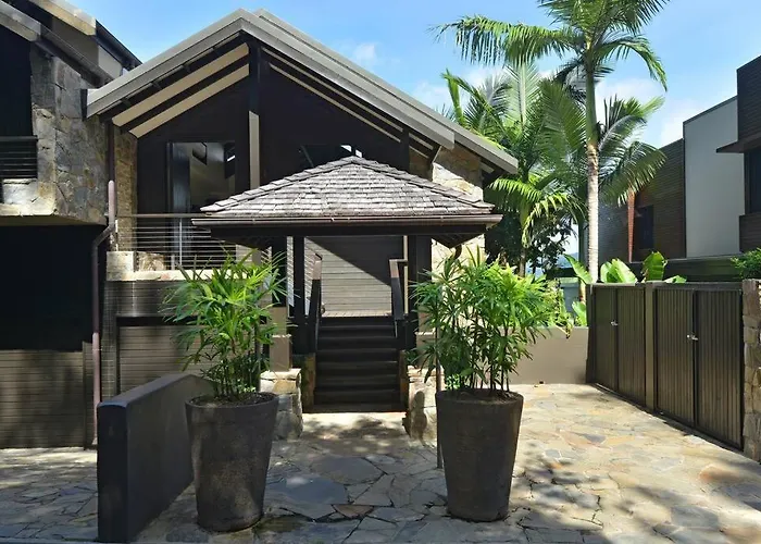 Villa: Hapuka - Luxury Villa With Stunning Views On Murphy St