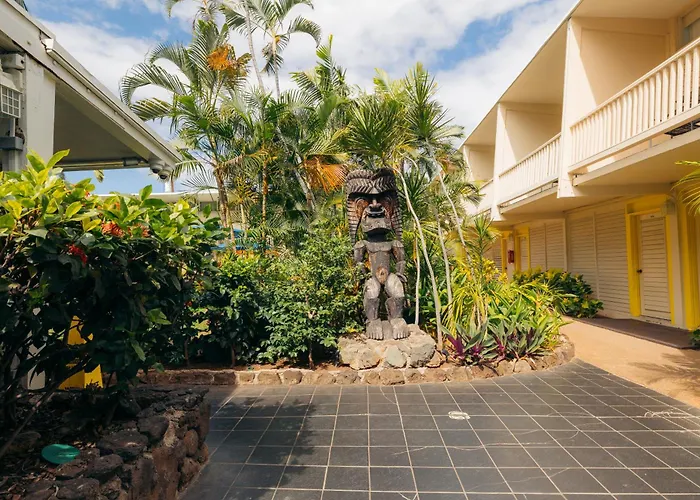 Hotel with pool: Waikiki Heritage Hotel