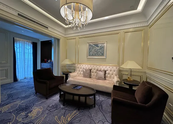 Airport Hotel: Radisson Blu Forest Manor Shanghai Hongqiao - Near Necc
