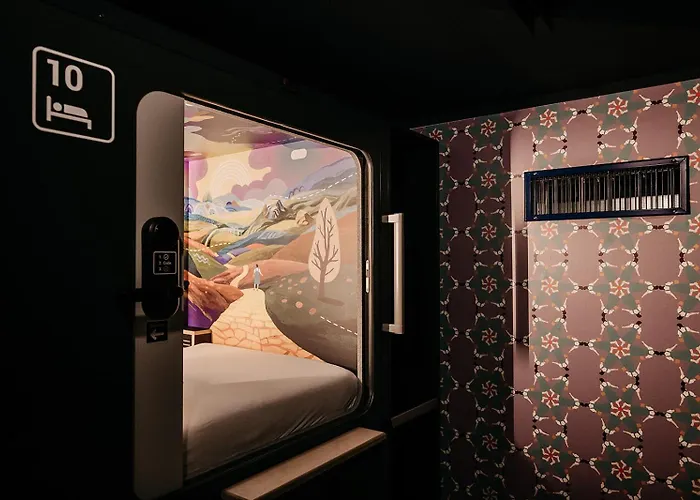 Ping Pong hotel: Capsule Hotel - Lucerne Old Town