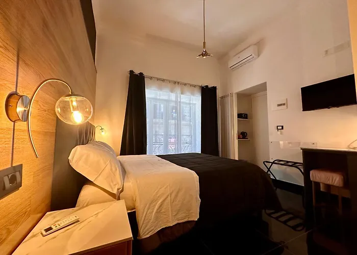  Elegance Rooms Spaccanapoli