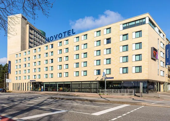Central hotel: Novotel Hamburg City Alster