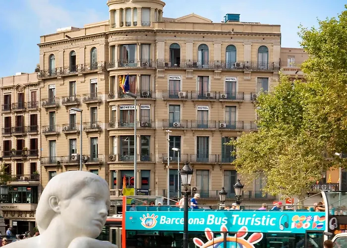 Hôtel avec vue: Hotel Monegal