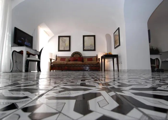 Hotel met zwembad: Hotel Marina Riviera