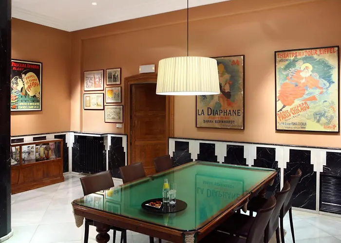 Hotel con piscina: Hotel Astoria