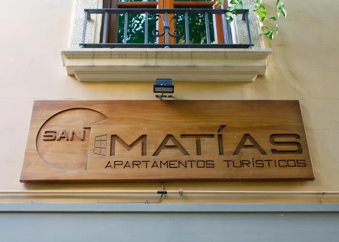 Hotel near College: Apartamentos Turisticos San Matias