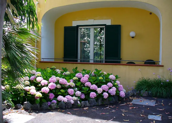 Hotels with tennis La Marticana
