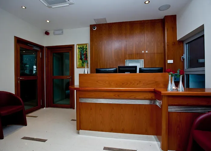 Cheap hotel: Hotel Croatia