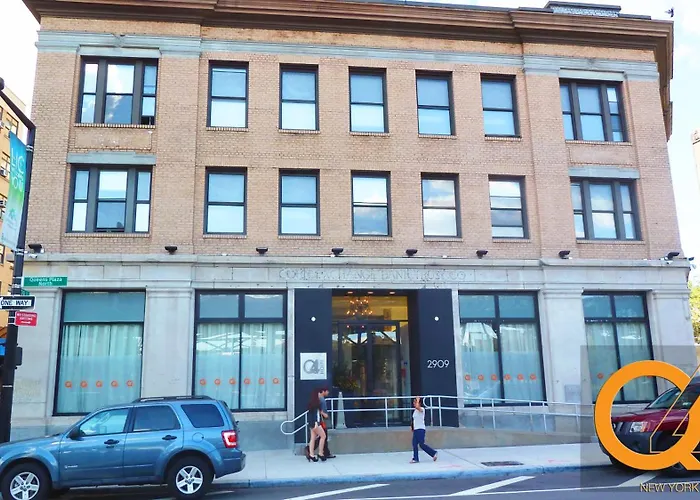 Hostel: Q4 Hotel And Hostel