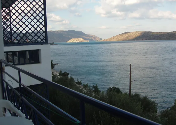 Hotel with view: Kavos Bay Apartments Elounda