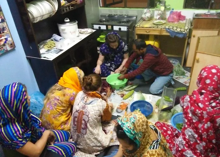 Hostel: Orchid Haven