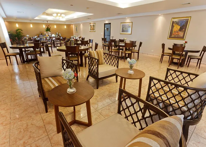 Central hotel: Hotel Coral Suites