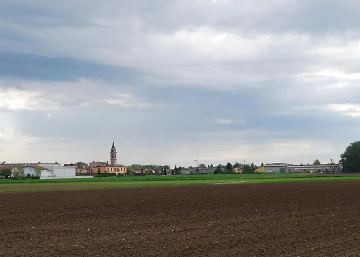 Hotel all'aeroporto: AgriSesto B&B