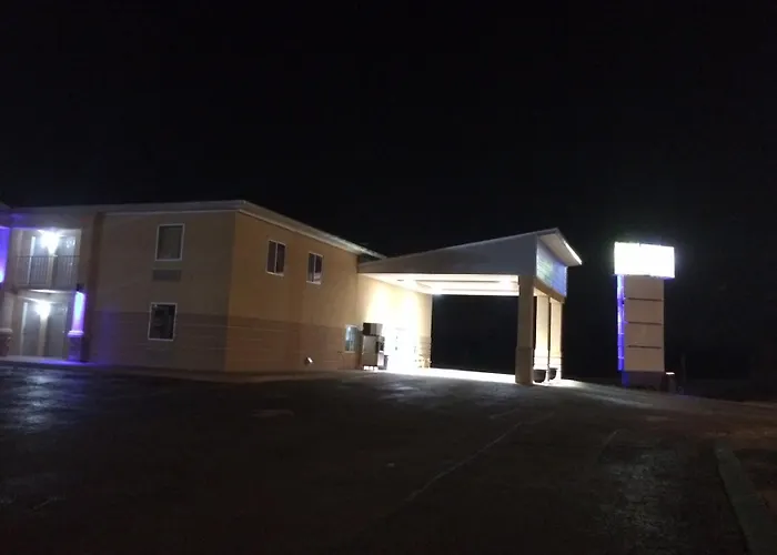 Motel: Lotus Inn And Suites Nashville
