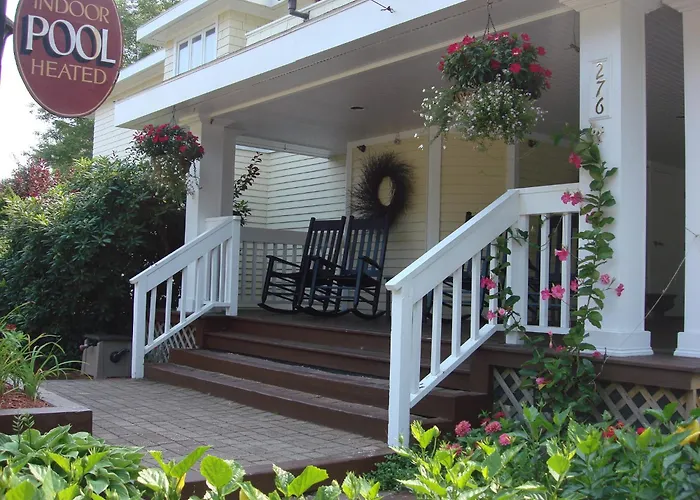 Beach hotel: The Grand Hotel