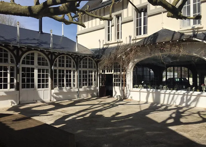 Hôtel accueillant les animaux: Hotel Restaurant Pavillon Bleu