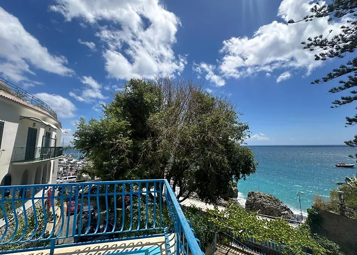 Hotel with view: Rada Azzurra