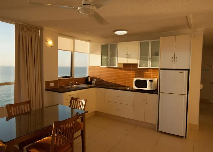Cheap hotel: Chateau Beachside Resort