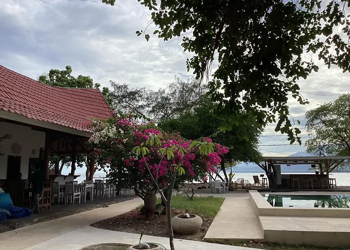 Hotel with view: Juliantos By The Sea