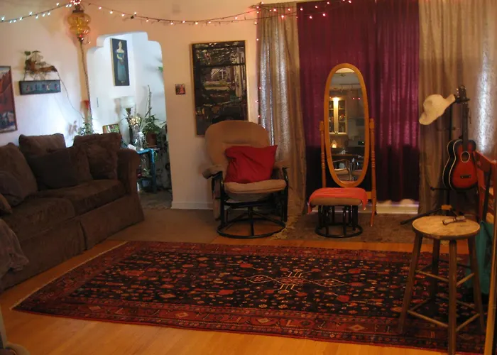 B&B only: Mystic Portal 420 Guesthouse