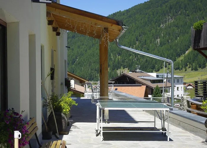 Hotel Ping Pong: Hotel Montana