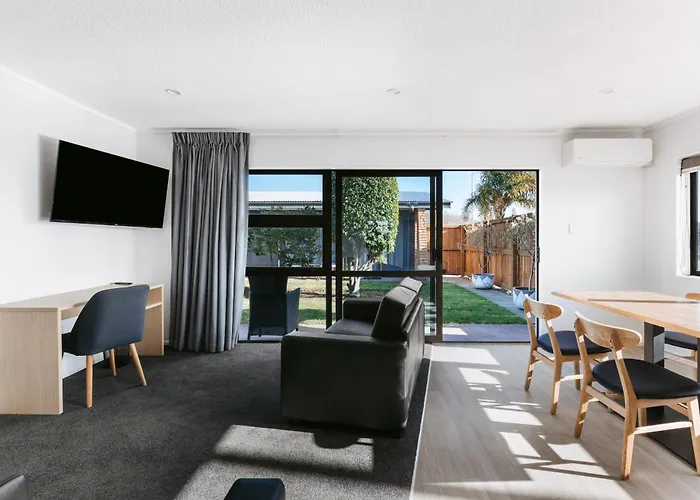 Cobblestone Court - Wenzel s