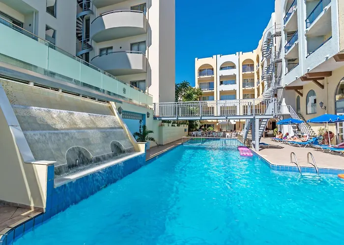 Centraal gelegen hotel: Lefkoniko Residence Beach & Bay