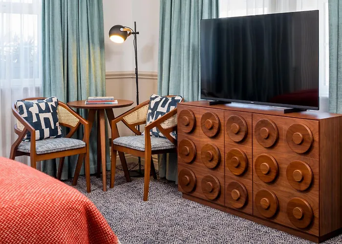 The White Horses By Everly Hotels Collection