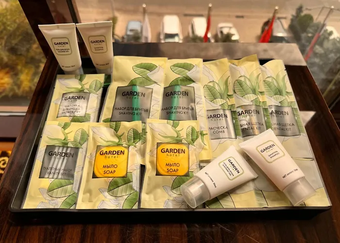 Hotel with pool: Garden Hotel & Spa