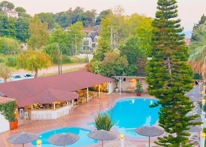 Cheap hotel: Almira Hotel