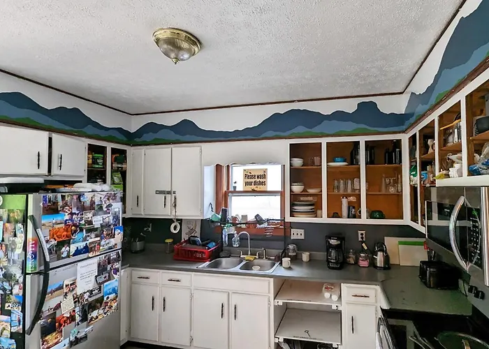 Hotel near College: Bon Paul & Sharky'S Hostel