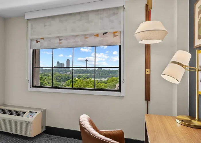 Pet Friendly hotel: Holiday Inn Niagara Falls State Park Entry By Ihg