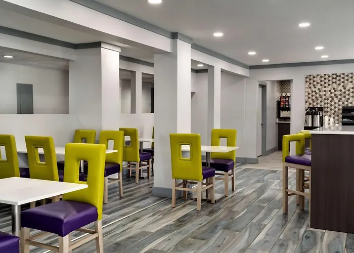 Cheap hotel: La Quinta Inn Birmingham - Inverness