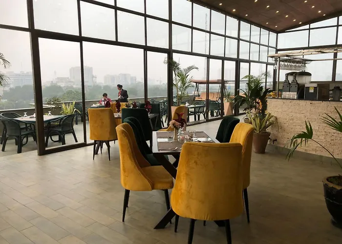 Pet Friendly hotel: Maisonette Hotel & Apartments