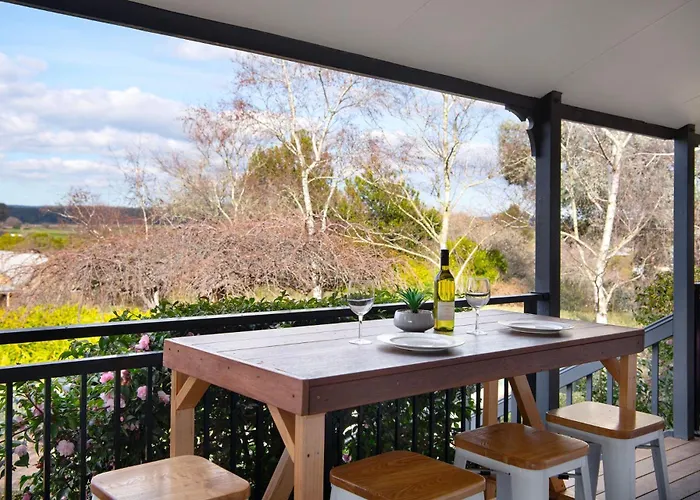 Pet Friendly hotel: Aggies Way - Dog Friendly With Panoramic Views